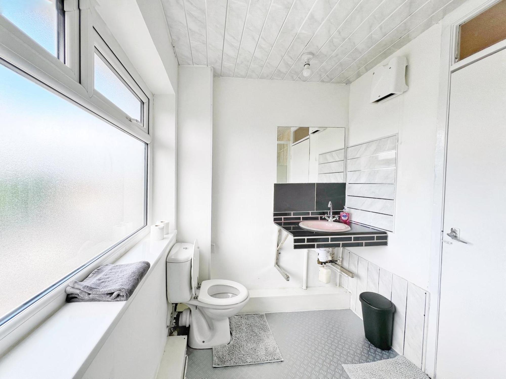 Rusholme Apartment - Sleeps 4 Manchester Esterno foto